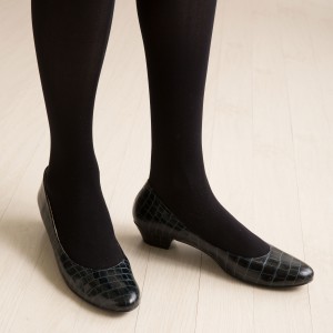 Monica 参考色 モデル着用イメージ 黒タイツ画像